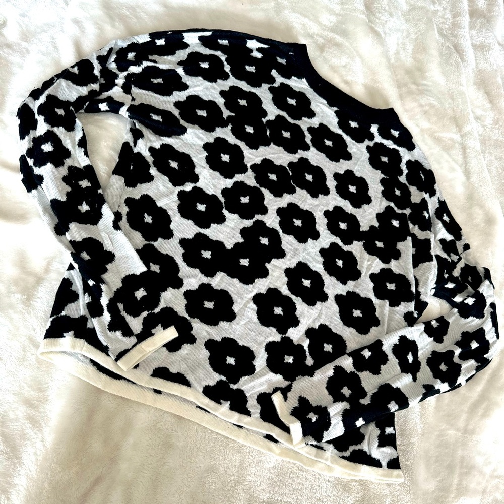 Long Sleeve Daisy Top